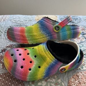 Crocs fleece lined💜